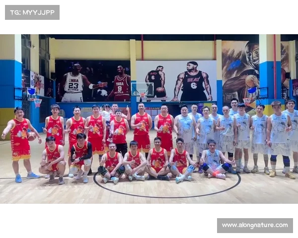 《全面解析NBA赛事精彩瞬间与球员表现 聚焦最新赛季热点话题》 《全面解析NBA赛事精彩瞬间与球员表现 聚焦最新赛季热点话题》