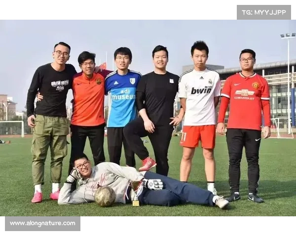足球转会合同条款解析与市场趋势对俱乐部策略的影响分析